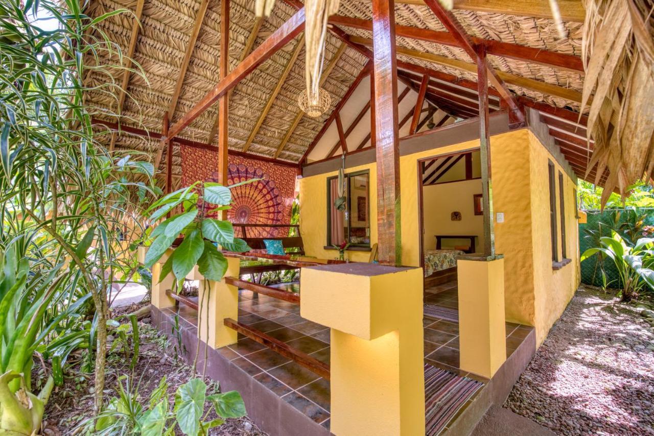 Caribe Town Bungalows Puerto Viejo de Talamanca المظهر الخارجي الصورة
